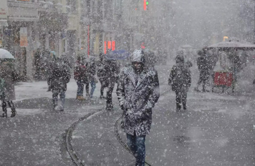 AKOM beklenen kar yağışı için kesin tarih verdi! İstanbul'a kar geliyor