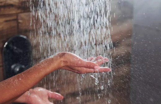 Sıcak su ile duş alıyorsanız dikkat! Cildiniz ölüyor olabilir...