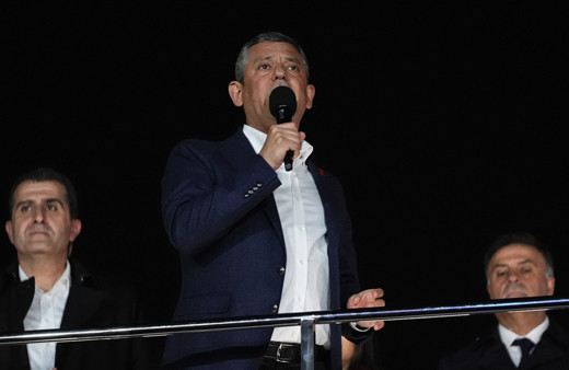 Özgür Özel 'Biz bunun altında yokuz' diyerek asgari ücret teklifini açıkladı