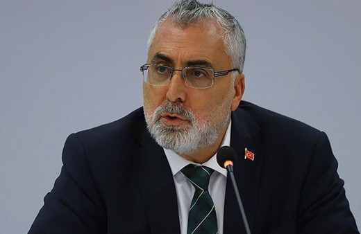 Bakan Vedat Işıkhan'dan CHP'ye tepki: "Siz Meclis'te nöbet tutacağınıza..."