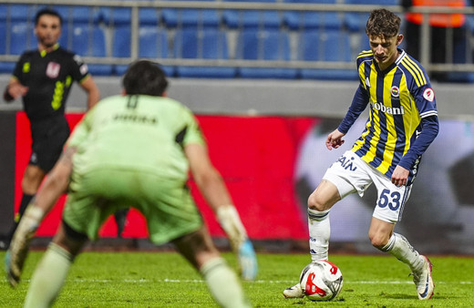 Fenerbahçe'de Szymanski, Alanyaspor maçının kamp kadrosundan çıkarıldı