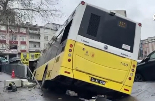 Esenler'de İETT otobüsü otoparka daldı!