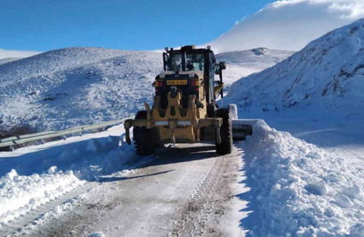 Kayseri'de kar hayatı felç etti! Kırsaldaki 155 mahalleye ulaşım durdu