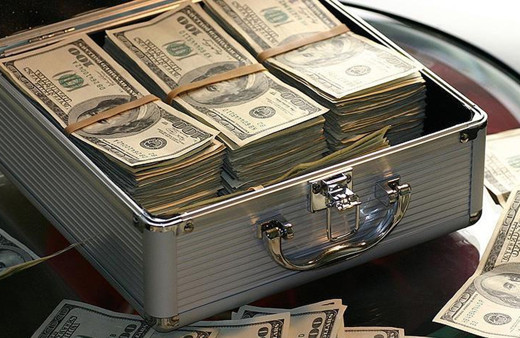 Biber gazıyla gasp! 2,7 milyon dolar çalındı