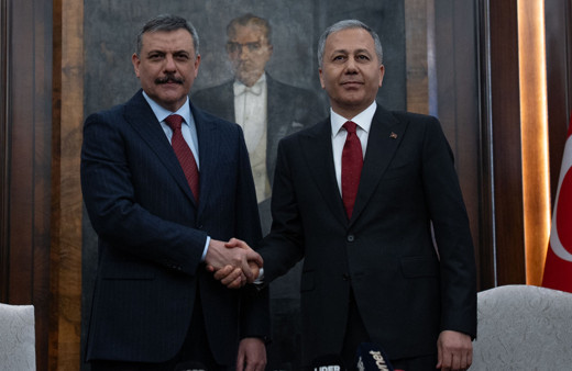Mustafa Çiftçi İçişleri Bakanlığını devraldı 'ilahi fermanını' söyledi! Ali Yerlikaya veda etti