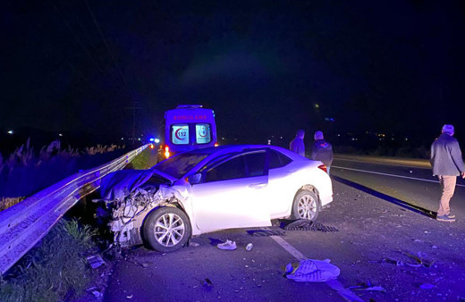 Feci kaza! İkiye bölündü, 1'i ağır 6 yaralı var
