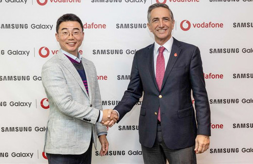 Vodafone ve Samsung'dan Mobil Dünya Kongresi'nde 5G'li cihaz işbirliği