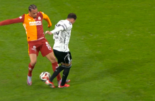 Beşiktaş Galatasaray maçının tartışmalı pozisyonları Trio'da değerlendirildi: Oyuncuyu ihraç etmeliydi