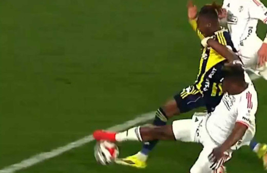 Fenerbahçe - Beşiktaş maçında tartışma yaratan penaltı kararı