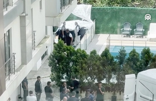 Çekmeköy'de boşanan eski çiftin cansız bedenleri sitenin bahçesinde bulundu