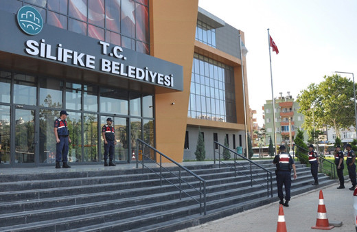 Silifke Belediyesi'ne yönelik soruşturmada yeni gelişme! Başkan Yardımcısı Yörükçü gözaltında