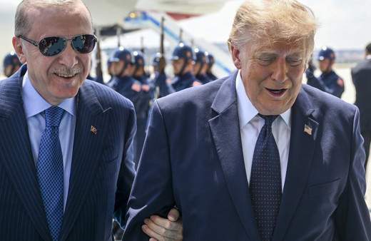 Erdoğan-Trump buluşmasından bomba kareler! Koluna girip sohbet etti