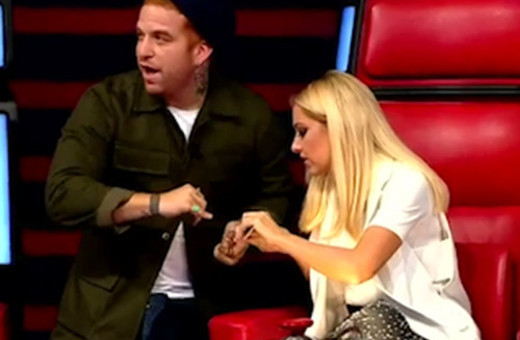 Hadise'nin yüzüğünü çaldı, başın gelmeyen kalmadı!