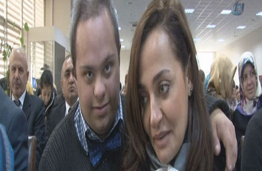 Diriliş Ertuğrul oyuncuları engellilerle buluştu