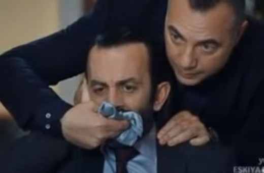 Eşkıya Dünyaya Hükümdar Olmaz- Hızır Reis kulak kesti