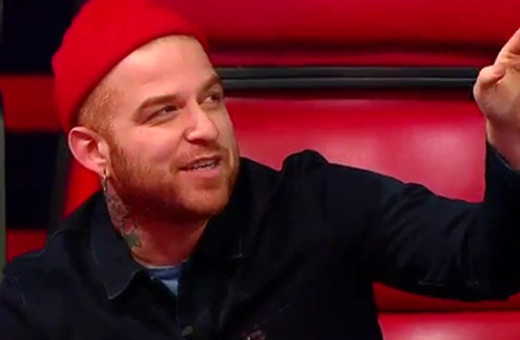 Gökhan 'şeylerin' içinde kayboldu!