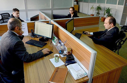 Memur cuma tatili başladı işte saatleri!