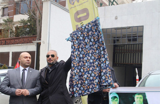 HDP Genel Merkezi önünde etekli protesto