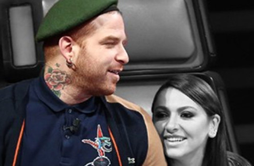 Athena Gökhan neden sık sık asker beresi takıyor?