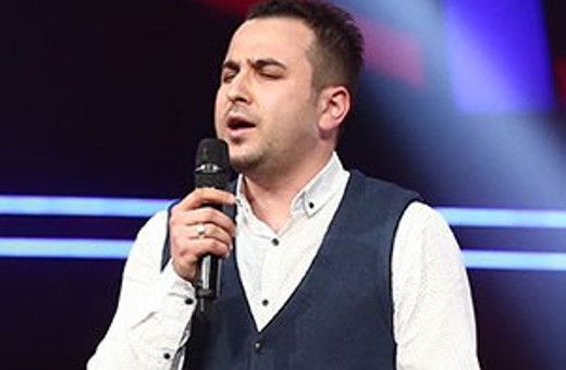 O Ses Türkiye'de polis memuru şehitler için türkü söyledi