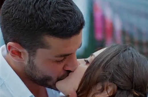 İlişki Durumu Karışık 40. final bölümü son sahneler