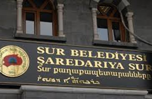 Diyarbakır'da iki belediyeye kayyum atandı