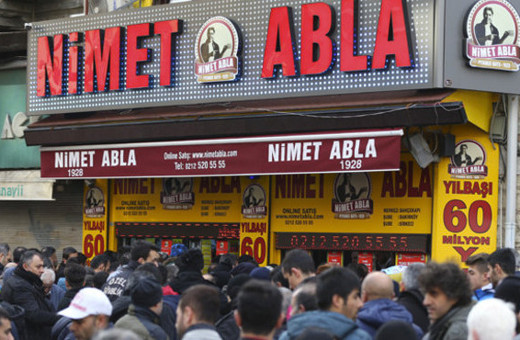 Herkes ondan milli piyango bileti alıyor kimdir bu Nimet Abla