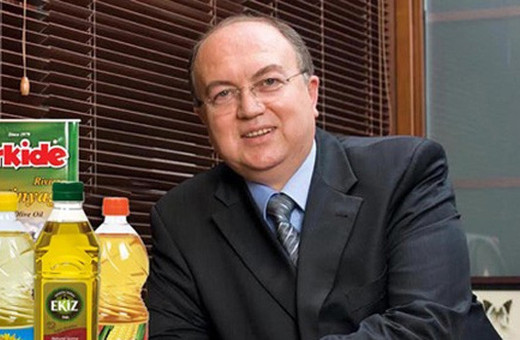 Gülen iş adamlarını ağlayarak kandırmış!