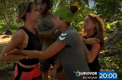 Gönüllüler adası karıştı! Berna ve Elif kavga etti