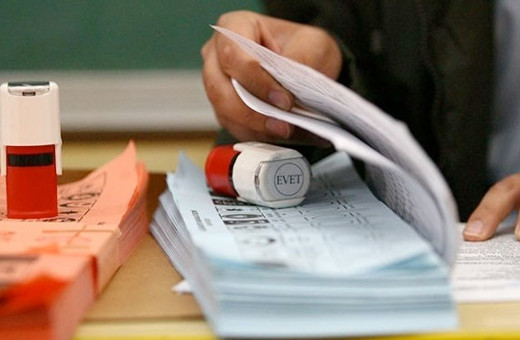 Referandum anket sonuçları kritik oran yüzde 10'a düştü