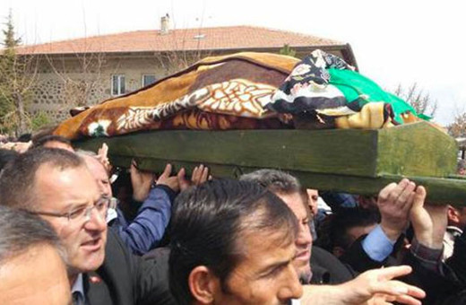 Şehit Halisdemir'in annesi toprağa verildi