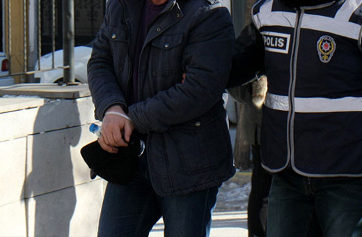 Rodos'a kaçmaya çalışan komiser, öğretmen ve memurlar...