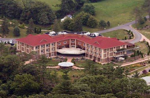 FETÖ'nün kampında anormal gelir artışı telefonları bile aynı!