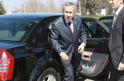 Bülent Arınç'a mahkemeden 354 günlük ceza!