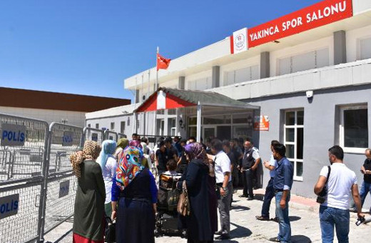 FETÖ'cüler alkışlayınca kavga çıktı Erdoğan'ın danışmaları da oradaydı!