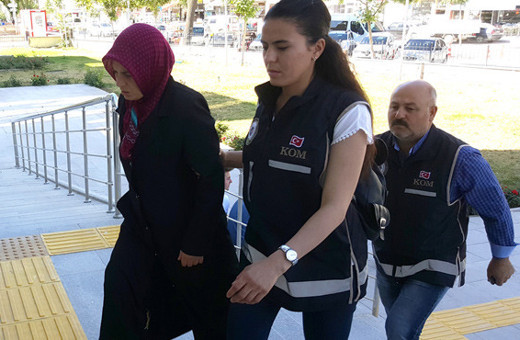 Üst araması yapılan FETÖ sanığının üzerinden çıktı