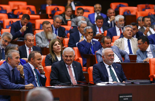 TBMM'de 15 Temmuz özel oturumu liderler atıştı