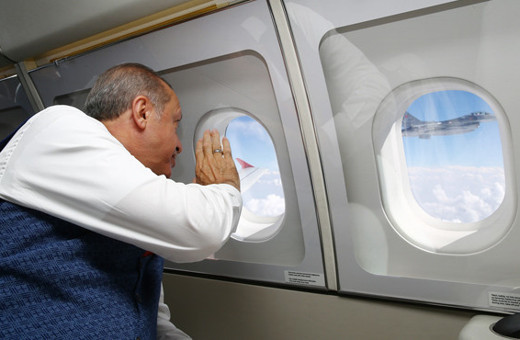 Cumhurbaşkanı Erdoğan İstanbul'a geldi Şehitler Köprüsü'ne yürüyüş