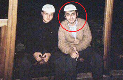 CHP'li Eren Erdem FETÖ'cü mü takkeli fotoğraftaki detaya bakın!