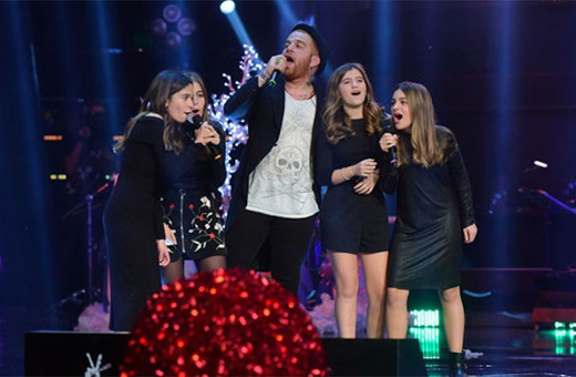 Acun Ilıcalı'nın kızı Leyla ve arkadaşları O Ses Türkiye sahnesinde