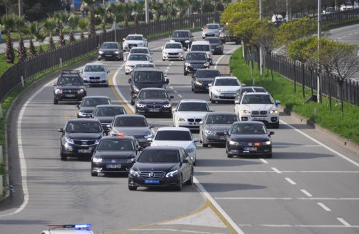 Meral Akşener'in konvoyunda kaza
