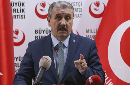 Destici: Bize yumruk atacak adam mermiyi yer