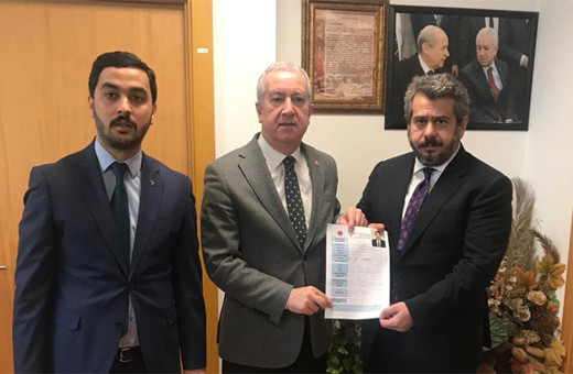 Bucak MHP'den aday oldu meydan okudu!