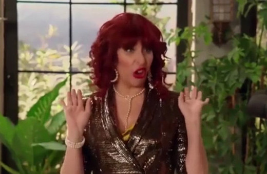 Gülse Birsel yine yapacağını yaptı! Jet Sosyete'de Ahmet Kural'a gönderme