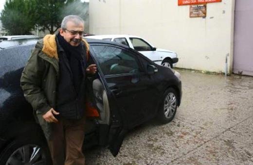 Sırrı Süreyya Önder cezaevi yönetiminden bakın ne istedi?