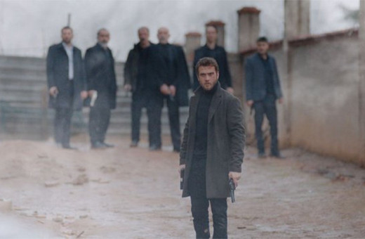 Çukur 16. bölüm: Vartolu'nun arabasına kurşun yağmuru!