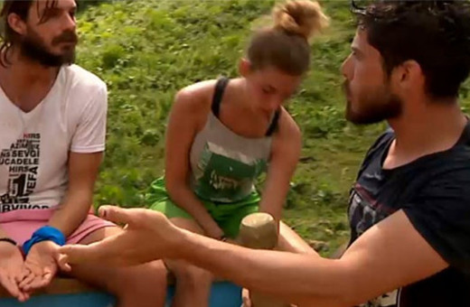 Survivor'da ilginç anlar! Önce tartıştılar sonra da...