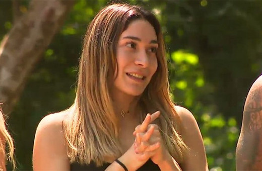 Survivor'ın yeni yarışmacısı Berna oyun alanına geldi!