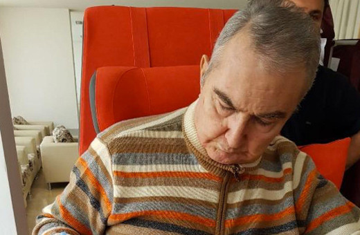 Deniz Baykal, tedavi gördüğü merkezde oy kullandı