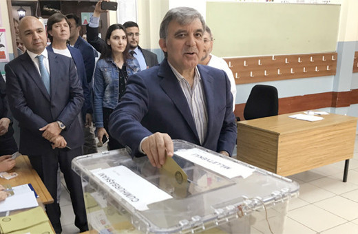 Abdullah Gül'ün oy sandığından çıkan isim